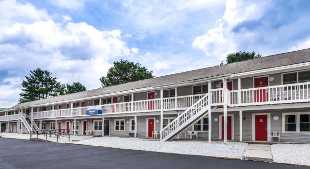 Двухместный люкс с 2 комнатами Travelodge by Wyndham Great Barrington Berkshires