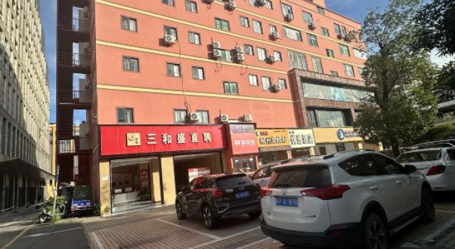 Hexing Preferred Hotel (Shenzhen Nanlian Subway Station), Rezerwuj Hotel Hotele w Shenzhen z parkingiem, Parking