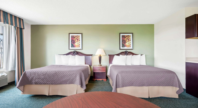 Четырёхместный полулюкс Best Western Annawan Inn