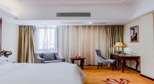 Люкс Vienna International Hotel (Taixing Huangqiao Jiayuan Plaza)