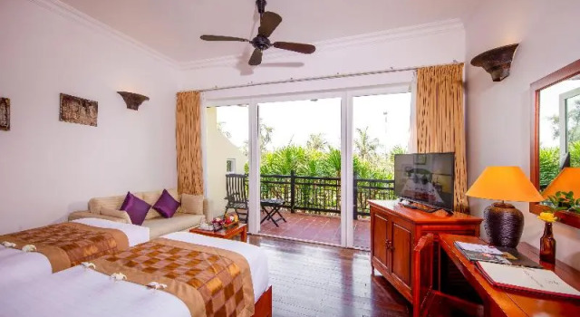 Двухместный номер Standard с балконом и с видом на реку Victoria Hoi An Beach Resort & Spa