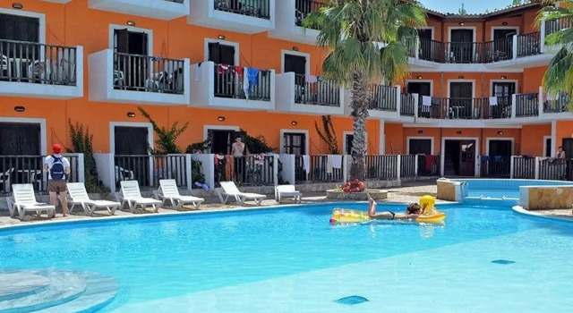 Dimis Studios And Apartments