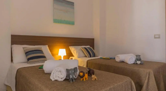MareinSicilia: Appartamenti Larica, Book Hotel Hotels in Sicily with Parking, Parking