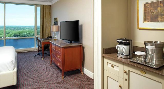 Двухместный номер Standard с видом на озеро Hilton Lac-Leamy