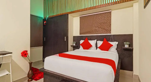 OYO Flagship 72003 Hotel DSR Inn, Rezerwuj Hotel Hajdarabad 