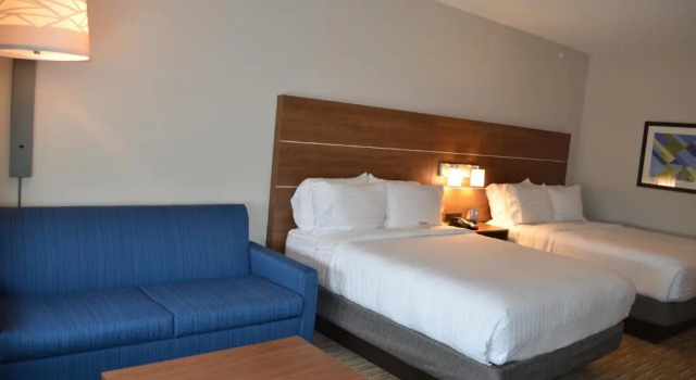 Люкс Holiday Inn Express & Suites - Charlotte NE - University Area by IHG
