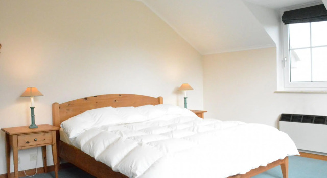 Spacious villa near Lesse, Забронировать Вилла Коттеджи Land of the High Lesse, Коттедж