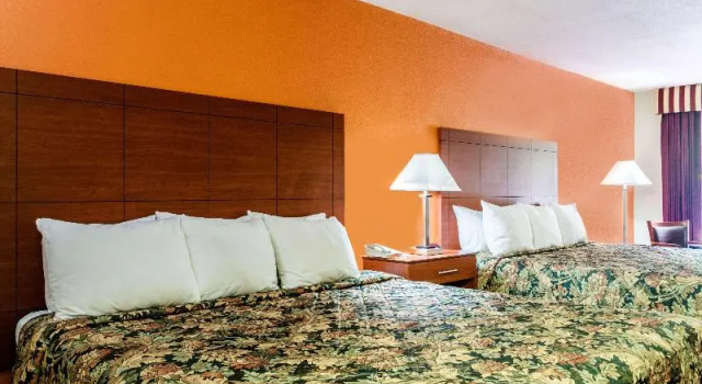 Номер Standard Days Inn by Wyndham Lake City I-10