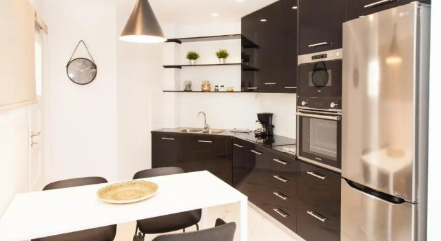 Апартаменты c 1 комнатой Luxurious Apartment in Athens Downtown