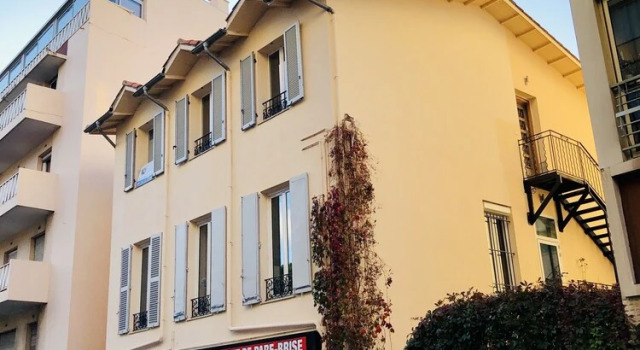 4 Pièces Mezzanine Balcon 7 Pers, Забронировать Отель Отели Канн с парковкой, рядом с Le Croisette Casino Barriere de Cannes, Парковка