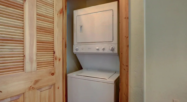 Mountain Thunder 202 2 Bedroom Townhouse by Redawning, Rezerwuj Dom wakacyjny Hotele w Vail Ski z parkingiem, Parking