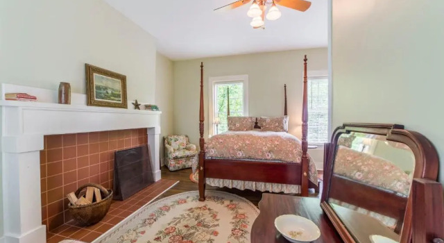 Двухместный люкс Bourbon Manor Bed & Breakfast Inn