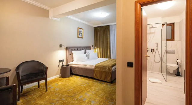 Двухместный номер Standard с балконом и с видом на город Hotel Brilliant Plaza