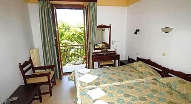 Standard Twin room Hotel Molyvos I