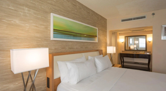 Двухместный номер Standard Holiday Inn Miami Beach-Oceanfront by IHG