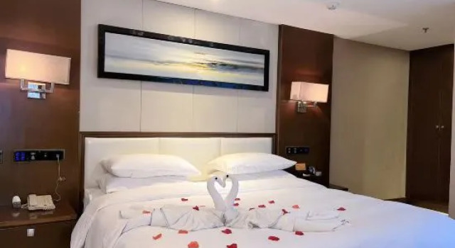 Люкс Deluxe Chongqing Fengyuewan Hotel (Wanzhou Tiansheng Tiancheng Branch)