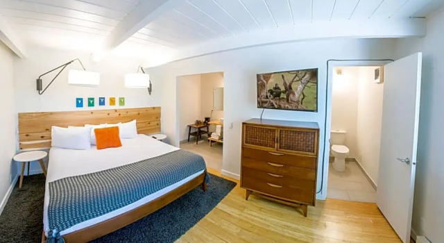Двухместный люкс Monarch Motel
