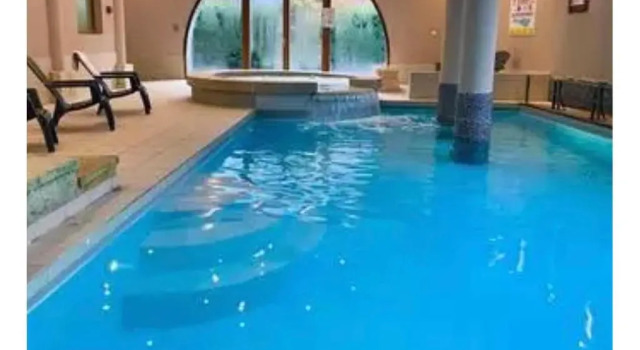 Апартаменты Appartement avec Piscine Intérieure Centre Village Saint Lary