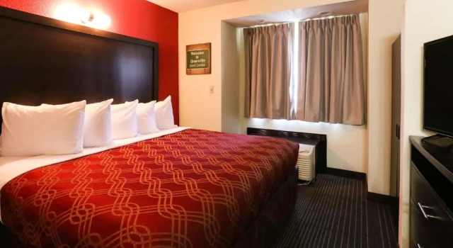 Двухместный номер Standard Greenville Pelham Inn by IHG