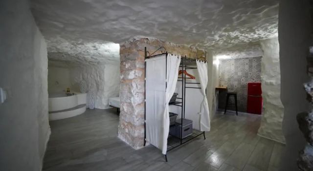 Casa Rural Las Colmenas, Забронировать Отель Отели Алькала-дель-Хукар с парковкой, рядом с Церковь Св. Андреса, Парковка