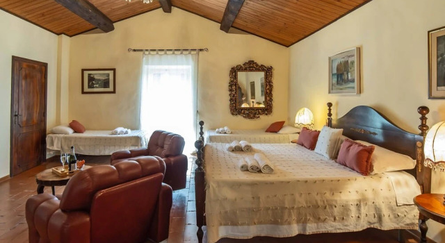 Четырёхместный номер Comfort Agriturismo Il Pornelleto - Villa Alari
