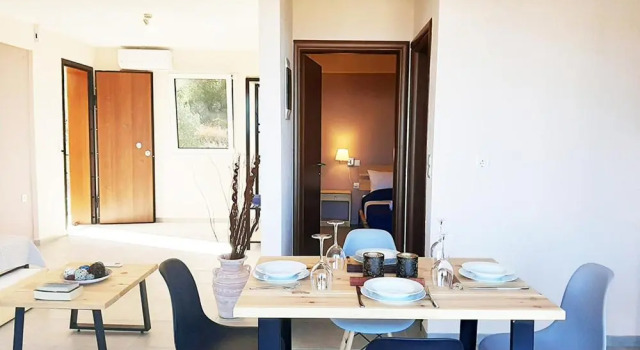Manos Philoxenia, Book Hotel Kriopigi 