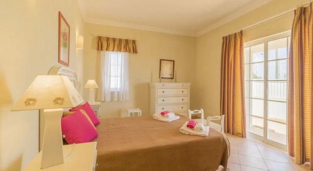 Villas2Go2 Mourinhos, Boek Villa Armação de Pêra Albufeira