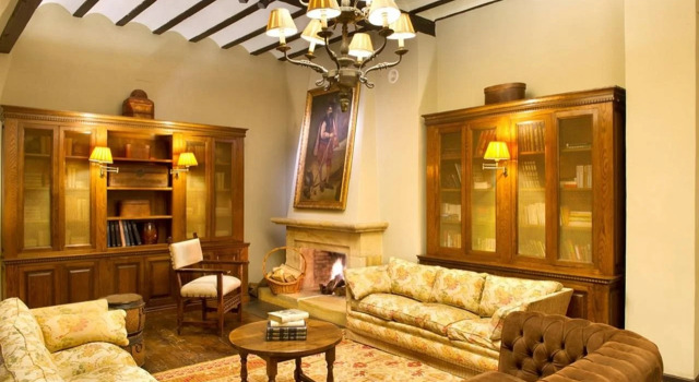 Parador de Santillana Gil Blas, Забронировать Отель Отели Сантильяна-дель-Мар с завтраком, рядом с Музей инквизиции, Завтраки
