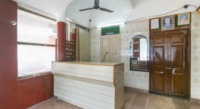 Harini Lodge by OYO Rooms, Забронировать Отель Эгмор-Нунгамбакам Ченнаи, рядом с Connemara Public Library