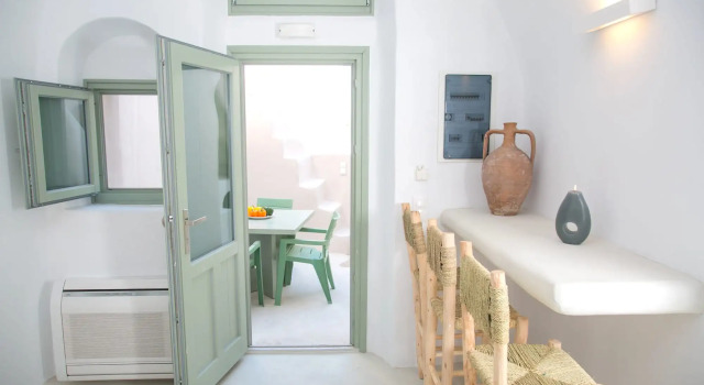 Morfi Cave House