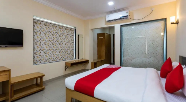 Mahakaleshwar Avenue by OYO Rooms, Забронировать Отель Удджайн штат Мадхья-Прадеш