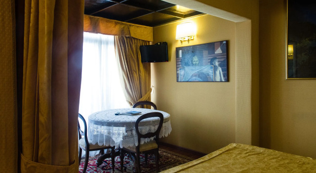 Canova Rooms in Spanish Steps, Забронировать Гостевой дом Гостевые дома Рима, рядом с Площадь Фламинио, Гостевой дом