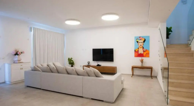 blue villa - 5 bedrooms with private pool, Забронировать Вилла Виллы Тверия, Вилла