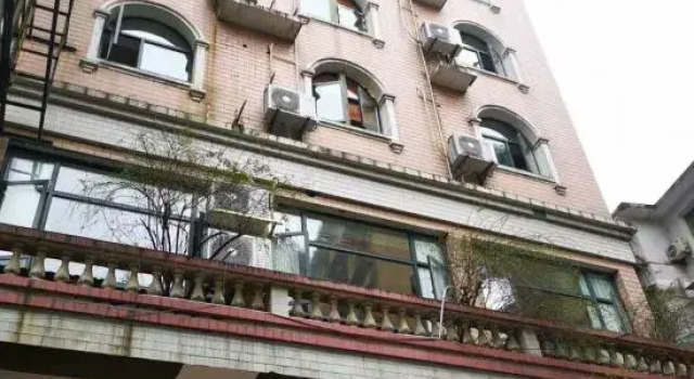 Kaili Hyatt Garden Hotel, Rezerwuj Hotel Hotele w Qiandongnan z parkingiem, Parking
