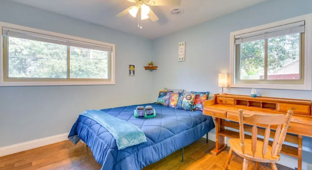 Коттедж Florida Escape w/ Patio & Fire Pit, Near Beaches!