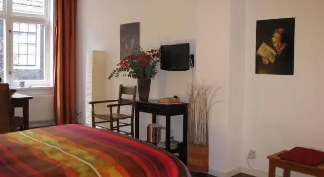 Prinsenstede Lodging Amsterdam, Забронировать Отель «постель и завтрак» Амстердам - центр города Амстердам, рядом с Музей фотографии FOAM