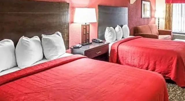 Четырёхместный люкс Quality Inn & Suites Griffin