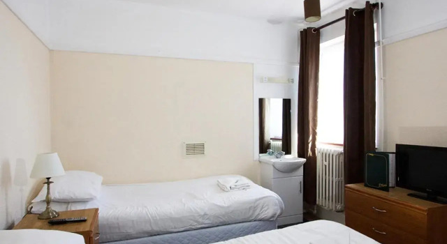 Bird In Hand, Rezervați Hotel Henlow Bedfordshire