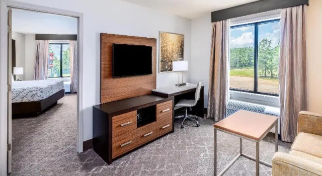Четырёхместный люкс Aiden by Best Western Warm Springs Hotel and Event