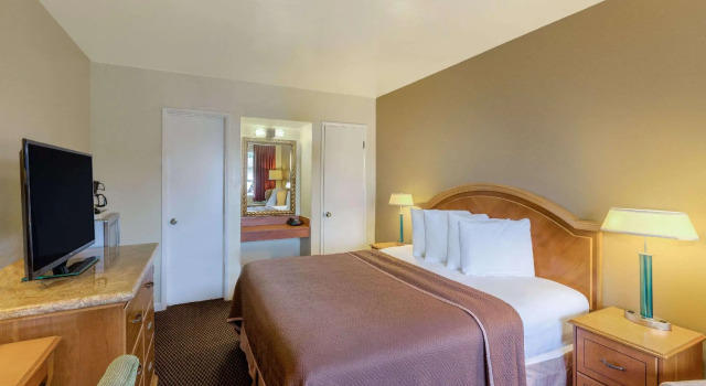 Двухместный номер Standard Travelodge by Wyndham Santa Rosa Wine Country