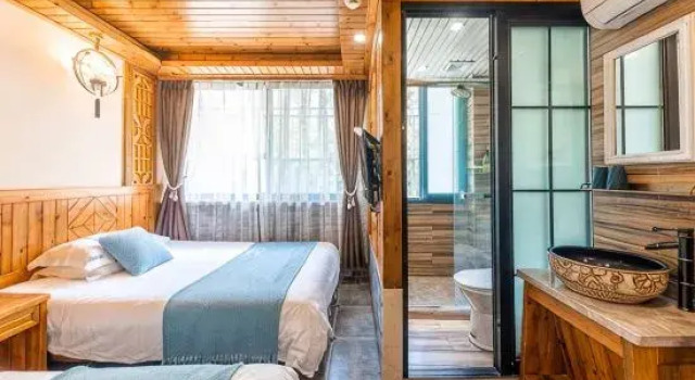 Люкс с 4 комнатами Phoenix Jinghua Hotel