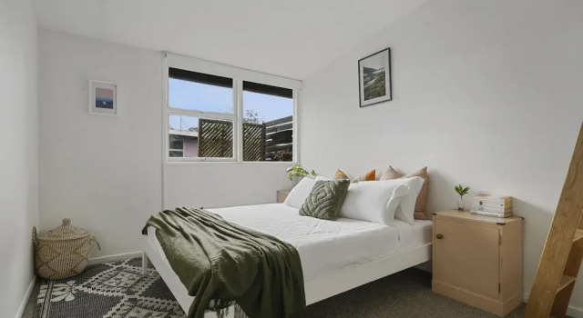 Central Quiet 2BR Apt -  Wifi -  Parking