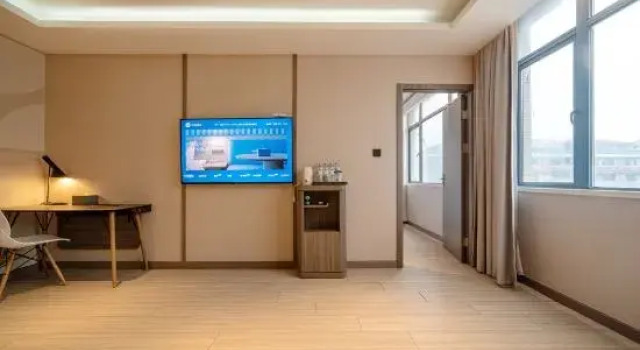 Люкс GreenTree Inn SuQian XiHu Road BaoLong Plaza JinYing Hotel