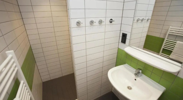 Кровать в общем номере Jugendherberge Duisburg Sportpark