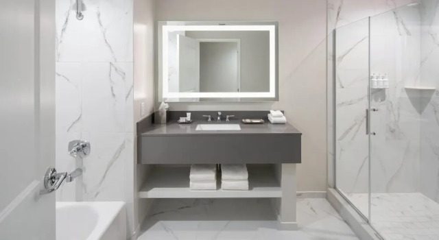 Люкс Deluxe The Karol Hotel, St. Petersburg Clearwater, a Tribute Portfolio Hotel