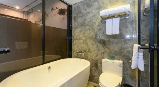 Семейный люкс Huafu Hotel