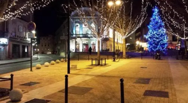 Apparthotel, Book Hotel Hoteller i Roanne med parkering, Parkering