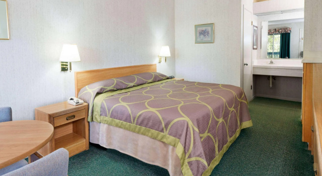 Super 8 By Wyndham Auburn, Varaa Mini-hotelli Auburn Kalifornia