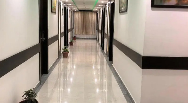 Hotel SGT Plaza, Забронировать Отель Сарнатх штат Уттар-Прадеш