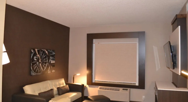 Четырёхместный люкс Holiday Inn Express & Suites Cold Lake by IHG